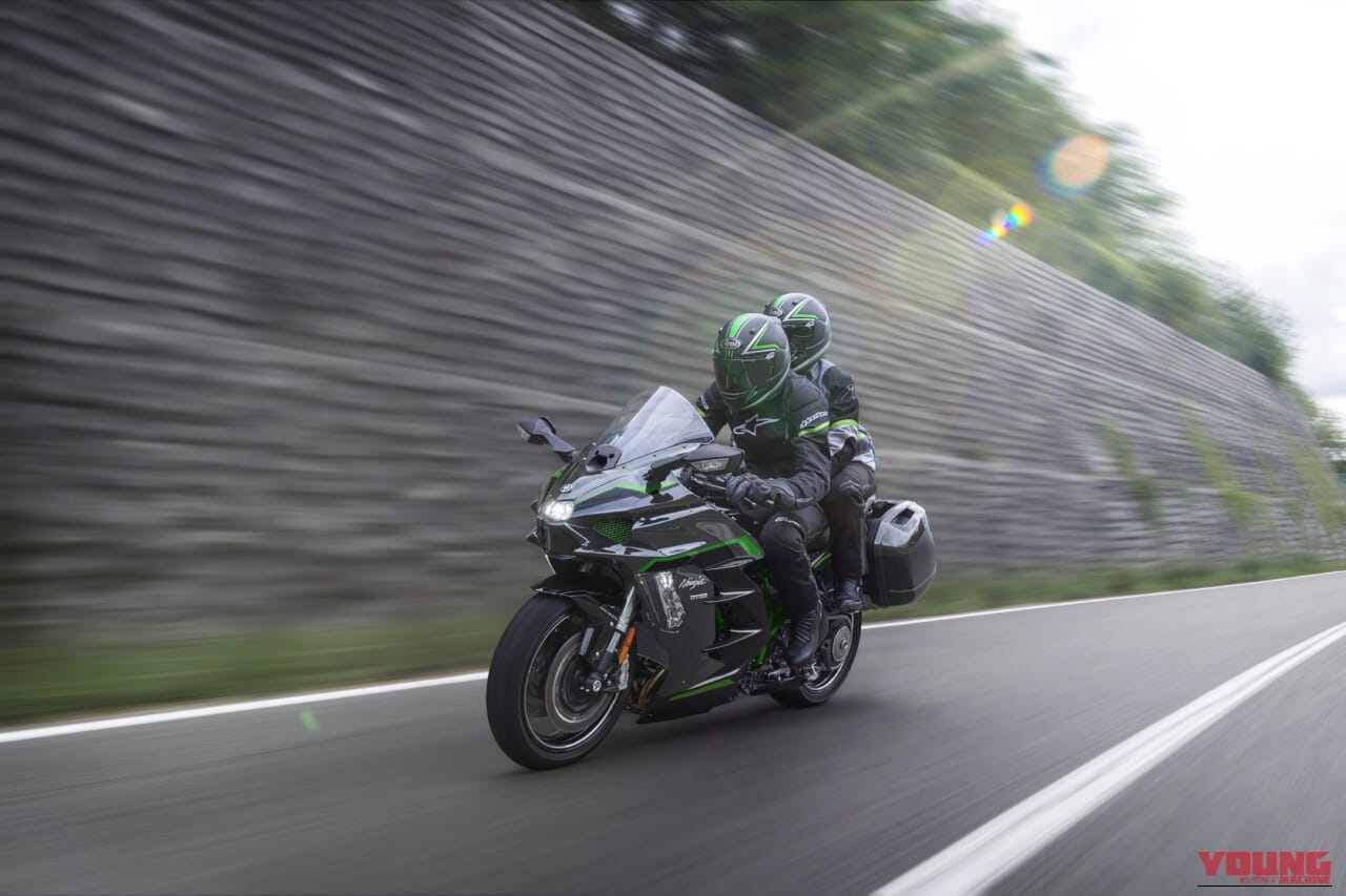 KAWASAKI Ninja H2 SX SE｜驚異の200馬力スーパーチャージャーに前車追従クルコンに電子制御サス! カワサキの最高峰ツアラー「Ninja H2 SX SE」2027年型が価格据え置きで登場