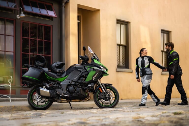 KAWASAKI VERSYS 1100 SE｜135PS並列4気筒ツアラーのカワサキ「ヴェルシス1100 SE」に2027年モデルが登場! 新色ライムグリーン採用で価格は212万3000円を維持