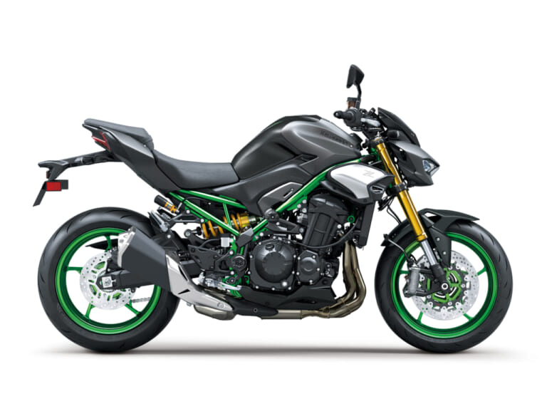 KAWASAKI Z900SE｜キャリパー文字に宿る最新仕様! 日本に適したシート高810mmを維持した4気筒スーパーネイキッド、カワサキZ900シリーズに2027年モデルが登場