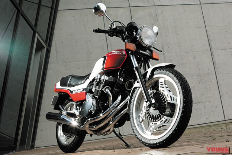 1981年2登場した、Honda CBX400F｜なぜ人気再燃？新型投入で脚光を浴びる「400cc×4気筒」。かつての名車にも注がれる熱視線。高値で取引される事例も［ホンダ・CBX400F］