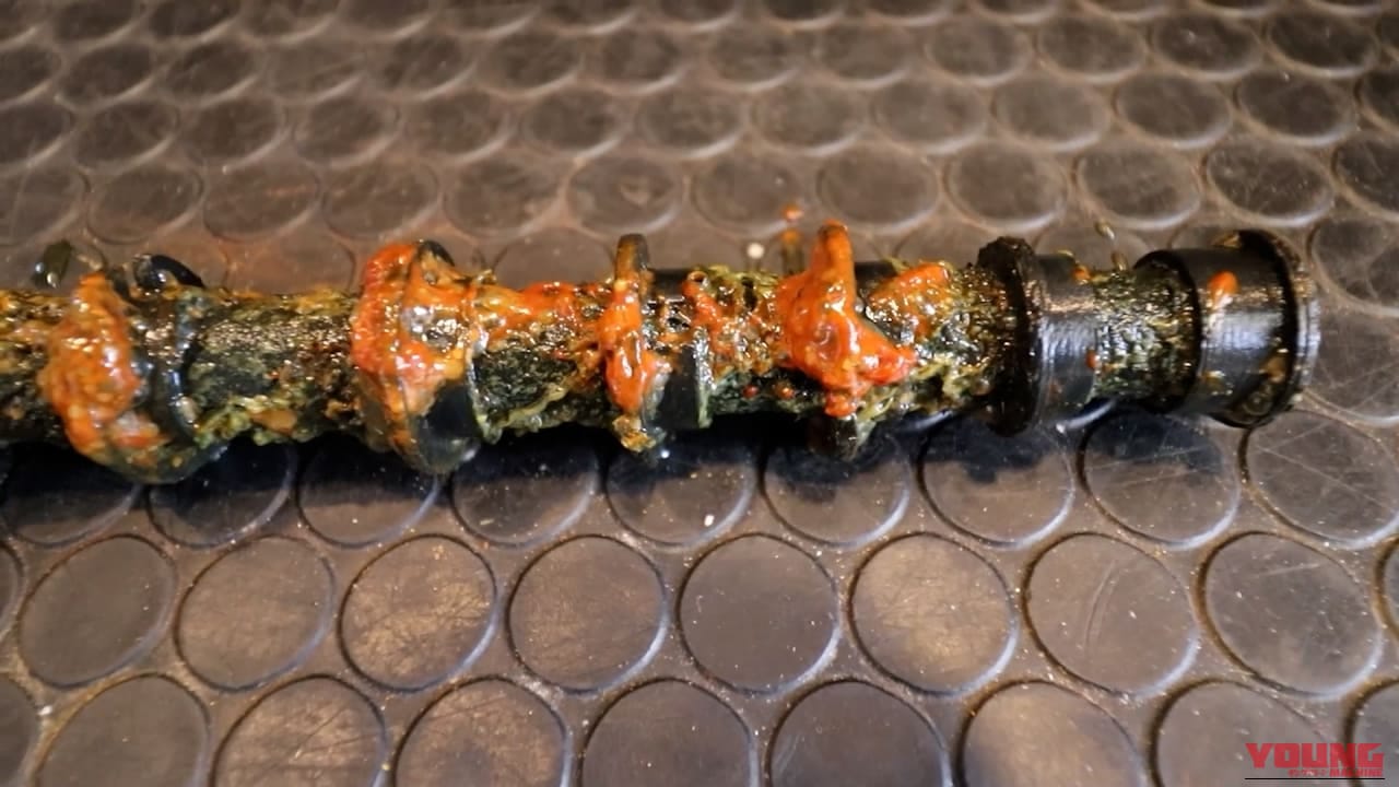 【コスト50円】サビ取りケミカル不要! セスキ炭酸ソーダと電気の力で「ヤマハ ポッケ」のガソリンタンクを劇的再生した実験記録｜【コスト50円】サビ取りケミカル不要! セスキ炭酸ソーダと電気の力で「ヤマハ ポッケ」のガソリンタンクを劇的再生した実験記録