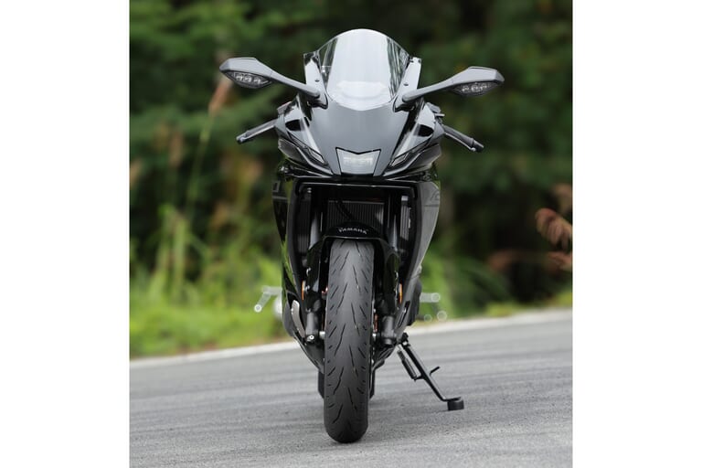 ヤマハYZF-R7|ヤマハYZF-R7【大幅アップデートで電脳強化、車体改良、よりイケメンに!】全日本ライダー岡崎静夏が試乗
