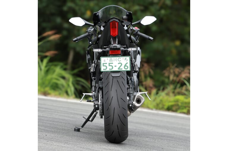 ヤマハYZF-R7|ヤマハYZF-R7【大幅アップデートで電脳強化、車体改良、よりイケメンに!】全日本ライダー岡崎静夏が試乗