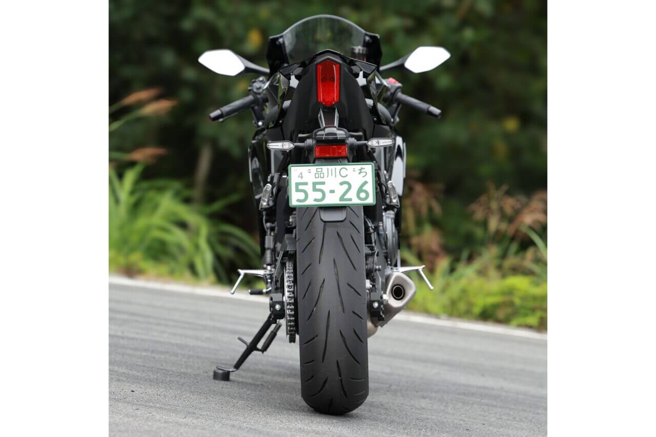 ヤマハYZF-R7｜ヤマハYZF-R7【大幅アップデートで電脳強化、車体改良、よりイケメンに！】全日本ライダー岡崎静夏が試乗