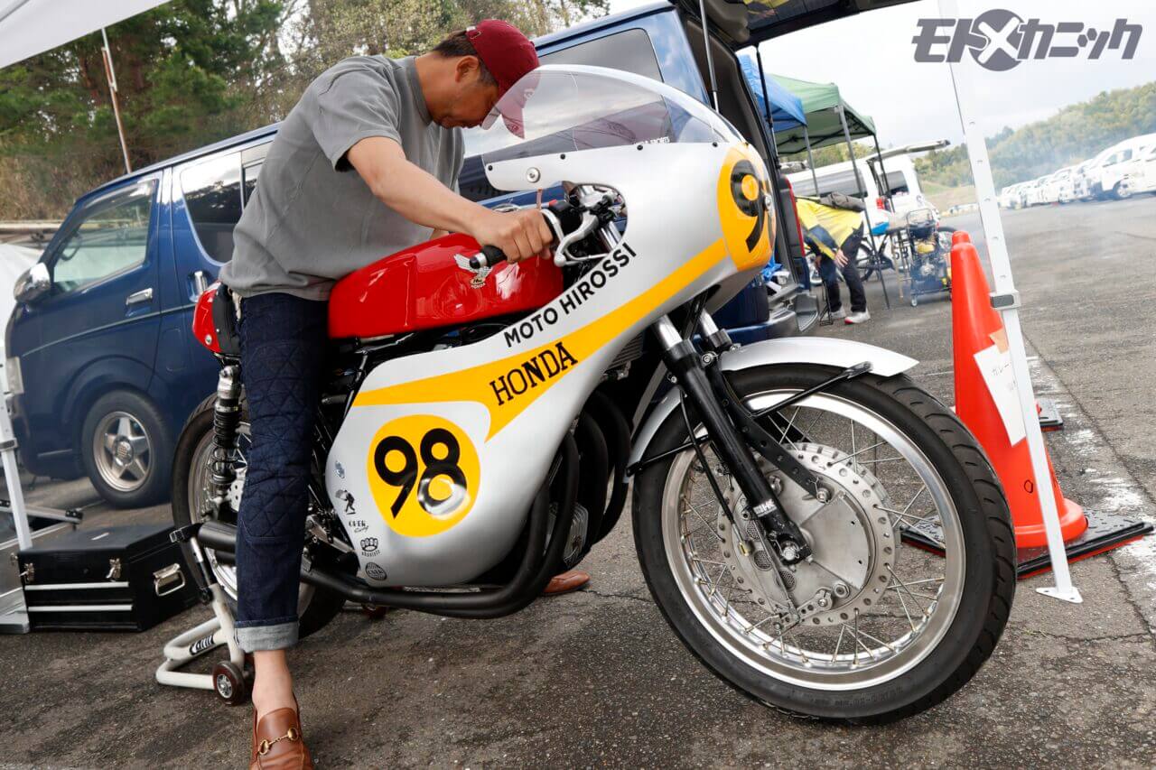 ｜CBX?TZR?ノートン？エグリ! 誰でもどんなスキルでもサーキットを満喫できる走行会イベントで見つけた、個性豊かな絶版車たち