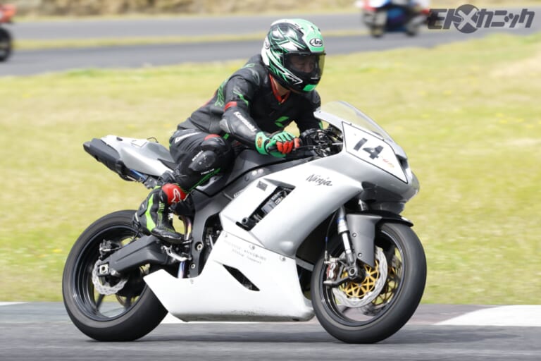オーヴァーレーシングプロジェクツ|アストライド|参加車|CBX?TZR?ノートン?エグリ! 誰でもどんなスキルでもサーキットを満喫できる走行会イベントで見つけた、個性豊かな絶版車たち