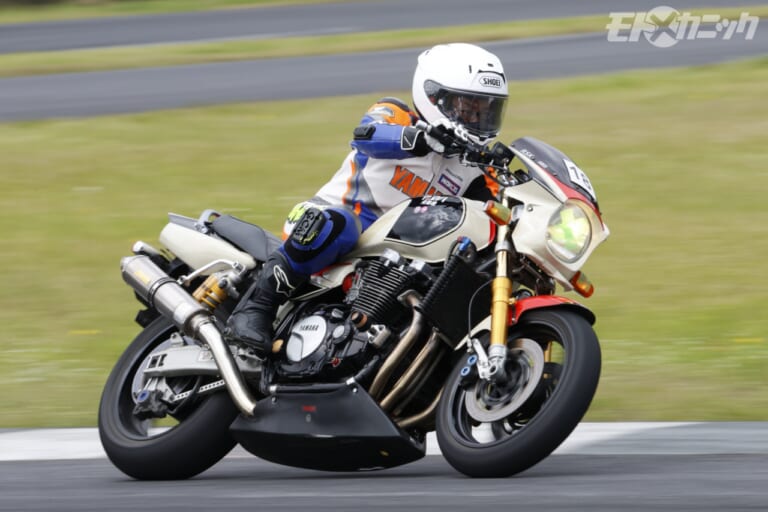 オーヴァーレーシングプロジェクツ|アストライド|参加車|CBX?TZR?ノートン?エグリ! 誰でもどんなスキルでもサーキットを満喫できる走行会イベントで見つけた、個性豊かな絶版車たち