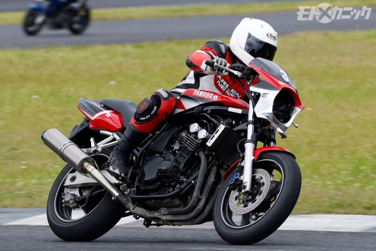 オーヴァーレーシングプロジェクツ｜アストライド｜参加車｜CBX?TZR?ノートン？エグリ! 誰でもどんなスキルでもサーキットを満喫できる走行会イベントで見つけた、個性豊かな絶版車たち