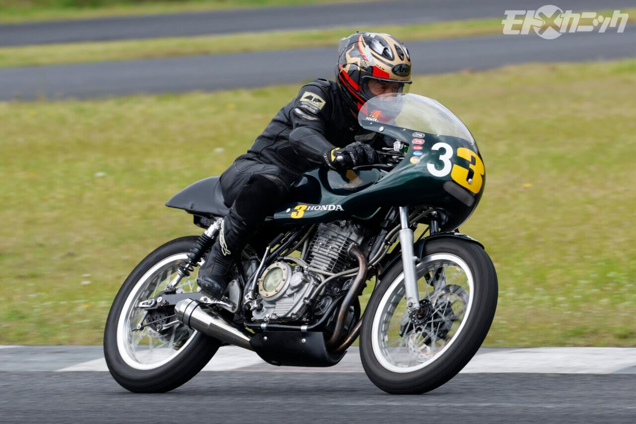オーヴァーレーシングプロジェクツ|アストライド|参加車|CBX?TZR?ノートン?エグリ! 誰でもどんなスキルでもサーキットを満喫できる走行会イベントで見つけた、個性豊かな絶版車たち
