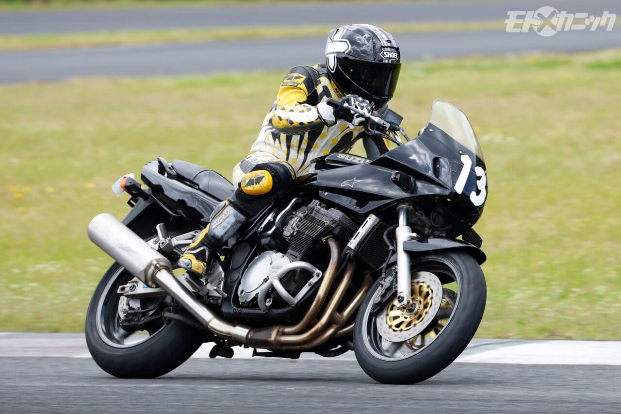 オーヴァーレーシングプロジェクツ｜アストライド｜参加車｜CBX?TZR?ノートン？エグリ! 誰でもどんなスキルでもサーキットを満喫できる走行会イベントで見つけた、個性豊かな絶版車たち