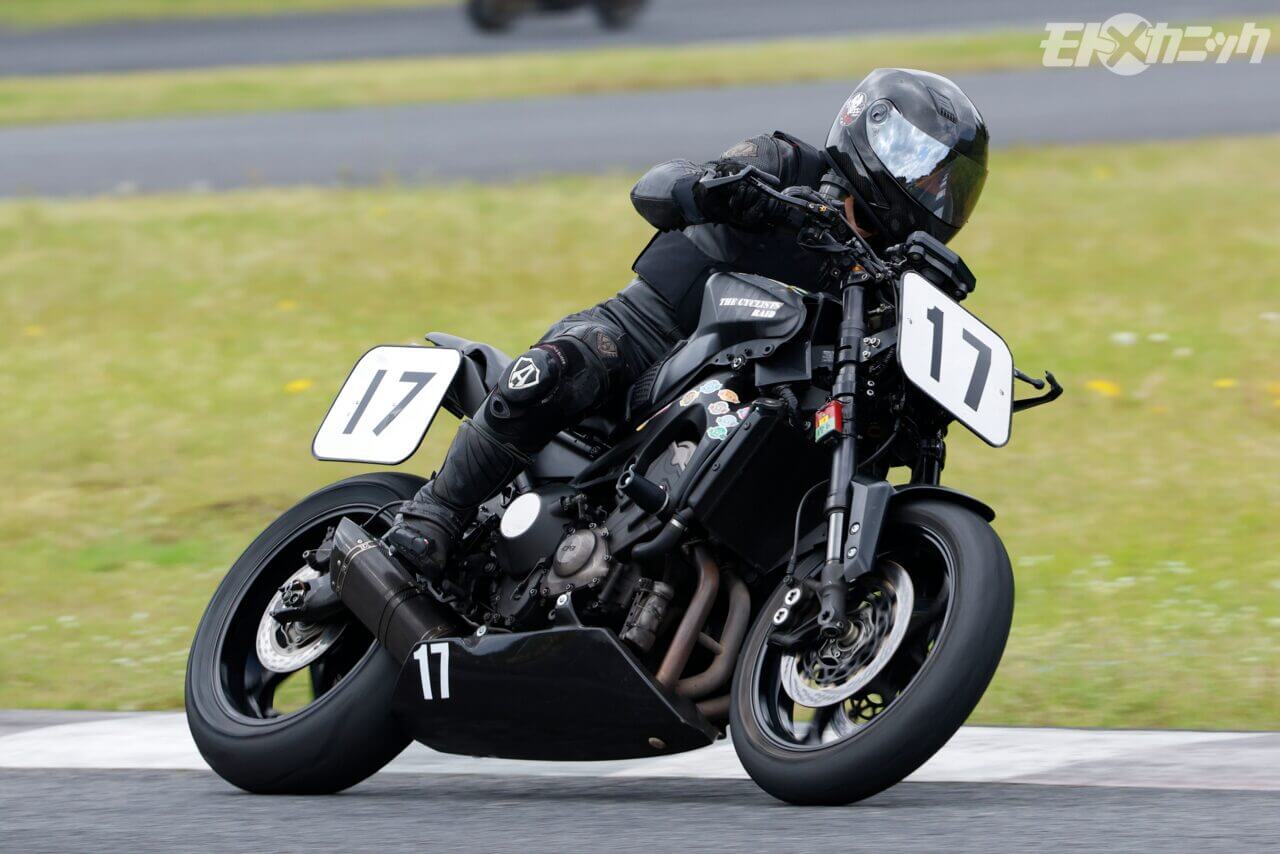 オーヴァーレーシングプロジェクツ｜アストライド｜参加車｜CBX?TZR?ノートン？エグリ! 誰でもどんなスキルでもサーキットを満喫できる走行会イベントで見つけた、個性豊かな絶版車たち