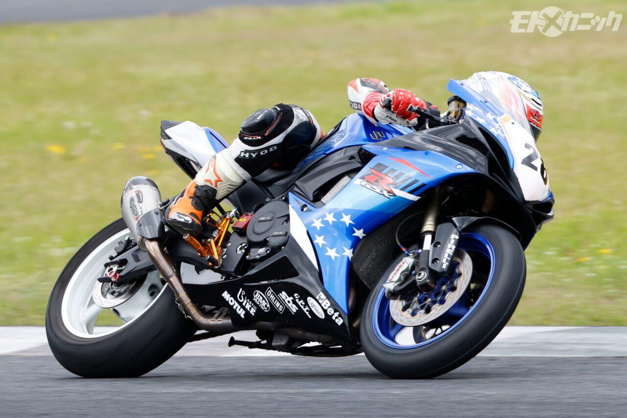オーヴァーレーシングプロジェクツ｜アストライド｜参加車｜CBX?TZR?ノートン？エグリ! 誰でもどんなスキルでもサーキットを満喫できる走行会イベントで見つけた、個性豊かな絶版車たち