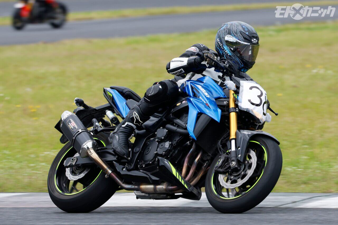 オーヴァーレーシングプロジェクツ|アストライド|参加車|CBX?TZR?ノートン?エグリ! 誰でもどんなスキルでもサーキットを満喫できる走行会イベントで見つけた、個性豊かな絶版車たち