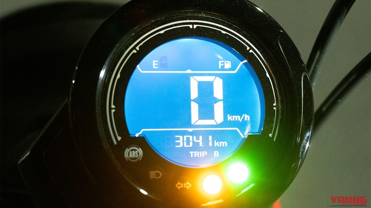 走行距離304kmで完全ガス欠。机上航続距離354.57kmには50kmほど届かなかった!ちなみに実装燃費は59.98km/Lだった。|【実走検証】CT125ハンターカブはガソリン満タンで何キロ走れる?ハイスピード房総ツーリングで限界まで走らせてみた結果!