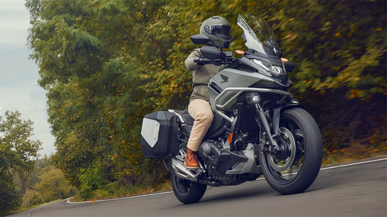 カスタムイメージ(アクセサリー装着車)|ホンダNC750X/DCT〈いま国内で買える新型バイクカタログ|大型二輪(750-401cc)〉【2026最新版】