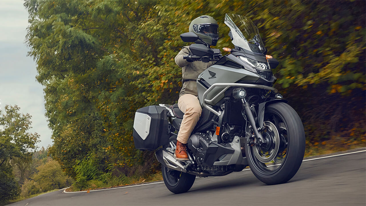 カスタムイメージ(アクセサリー装着車)|ホンダNC750X/DCT〈いま国内で買える新型バイクカタログ|大型二輪(750-401cc)〉【2026最新版】