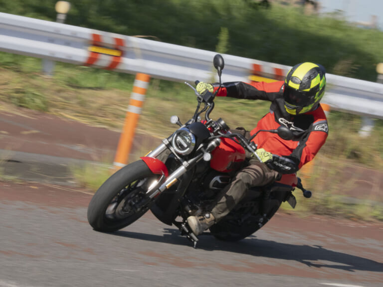 QJMOTOR|SRV12|走行|【緊急試乗】シャドウやドラッグスターにもあった! 125ccながらVツインを投入したのはやっぱり!?【QJMOTOR SRV12】