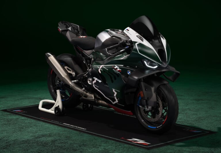 世界限定115台、日本には2台！ 900万円の最強「M1000RR」爆誕【マン島TT115回記念】