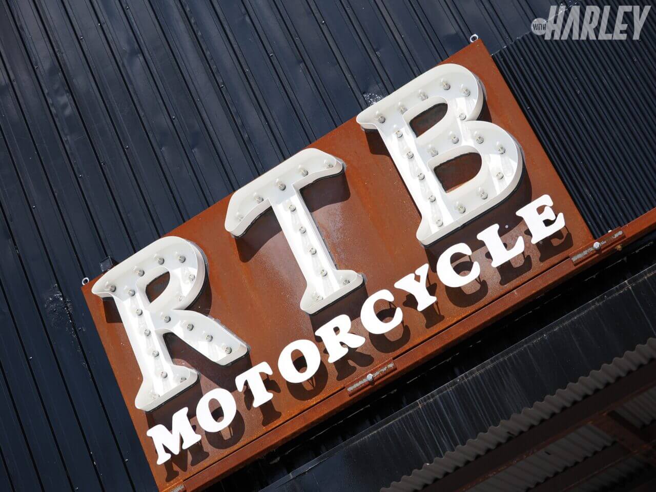 RTB MOTORCYCLE｜カスタムショー常連のRTB MOTORCYCLEがNOW GRAND OPEN!!＜ウィズハーレー厳選ショップガイド＞