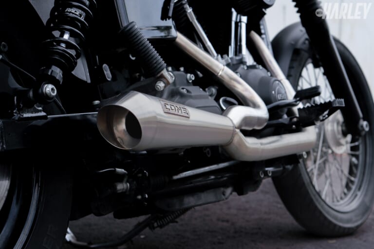 CONE PERFORMANCE EXHAUST|Sweeper フルエキゾースト ブラッシュドステンレス/ブラック|ヨーロッパ、USAから輸入するスズキ&アソシエイツが取り扱う新作ハーレーパーツ〜part2