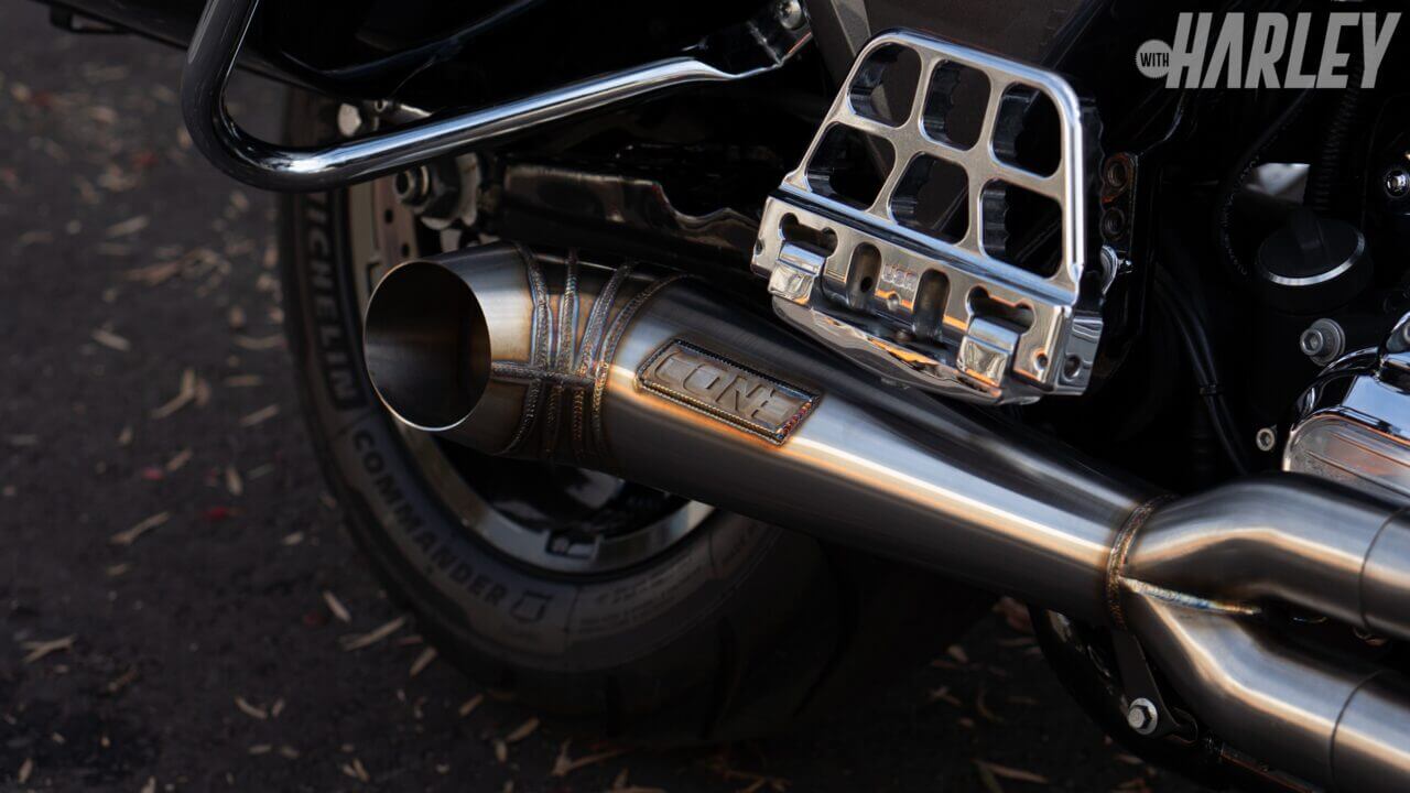 CONE PERFORMANCE EXHAUST｜Turnout フルエキゾースト ブラッシュドステンレス/ブラック｜ヨーロッパ、USAから輸入するスズキ&アソシエイツが取り扱う新作ハーレーパーツ〜part2