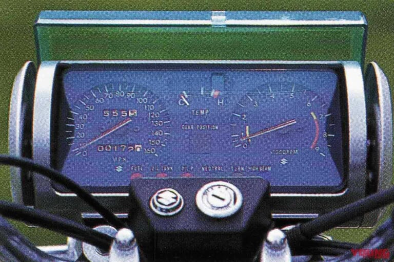 1974年に発売された、スズキのRE-5のメーター｜「今見ても奇抜なデザイン…」50年前のスズキの名車。保守的な層に受け入れられず販売不振で生産終了。ロータリーエンジンを搭載した革新的マシン［RE-5］