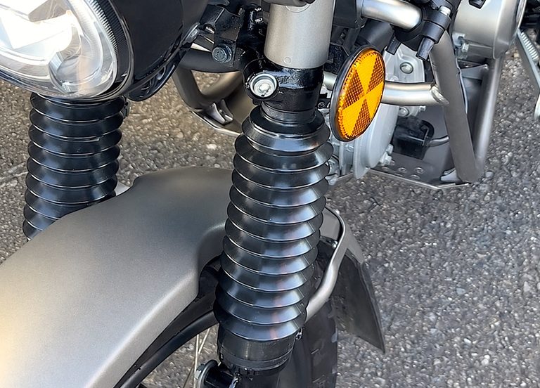 バイクメンテのトリセツ|お手軽バイクメンテナンスの必需品 汚れ落とし&ツヤ出しスプレー・ゼロフィニッシュのトリセツ