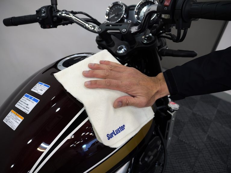 バイクメンテのトリセツ|お手軽バイクメンテナンスの必需品 汚れ落とし&ツヤ出しスプレー・ゼロフィニッシュのトリセツ