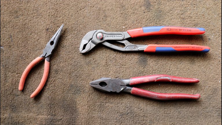 【工具は七変化】冬の指挟みよサラバ! ダイソーのペンチを削って専用チェーンプライヤーを自作する裏ワザ|【工具は七変化】冬の指挟みよサラバ! ダイソーのペンチを削って専用チェーンプライヤーを自作する裏ワザ
