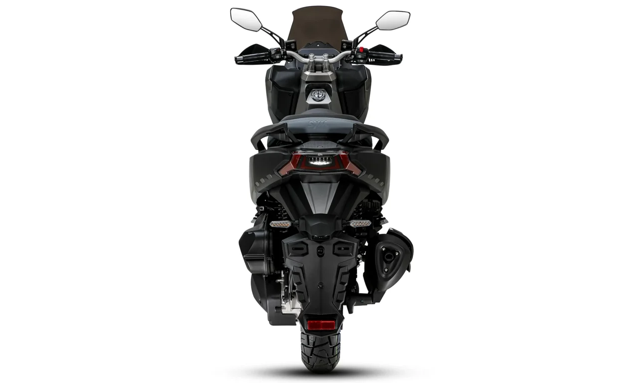 SYM ADX 250|欧州8000km砂漠走破の血統! スマホ連携&TCS装備の本格クロスオーバー250ccスクーターが台湾SYMから上陸中【ADX 250】