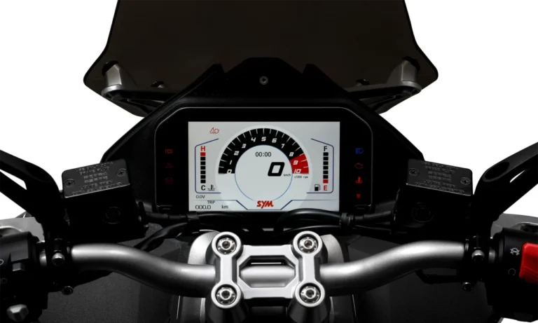 SYM ADX 250|欧州8000km砂漠走破の血統! スマホ連携&TCS装備の本格クロスオーバー250ccスクーターが台湾SYMから上陸中【ADX 250】