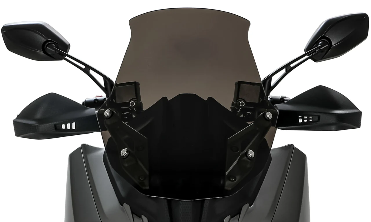 SYM ADX 250|欧州8000km砂漠走破の血統! スマホ連携&TCS装備の本格クロスオーバー250ccスクーターが台湾SYMから上陸中【ADX 250】