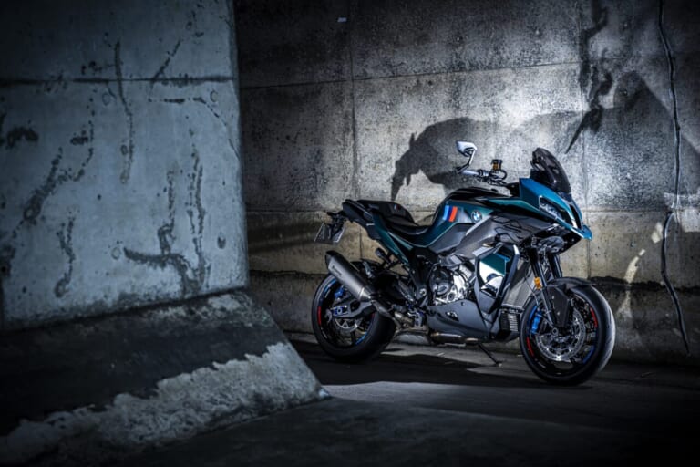 BMW M1000XR｜【走りに集中する“Mシリーズ”らしい高いスポーツ性をとくと味わえ！】BMW M1000XR試乗レポート