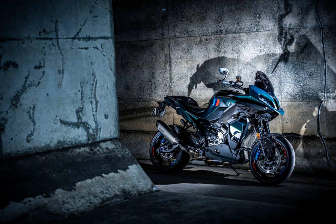 BMW M1000XR|【走りに集中する“Mシリーズ”らしい高いスポーツ性をとくと味わえ!】BMW M1000XR試乗レポート