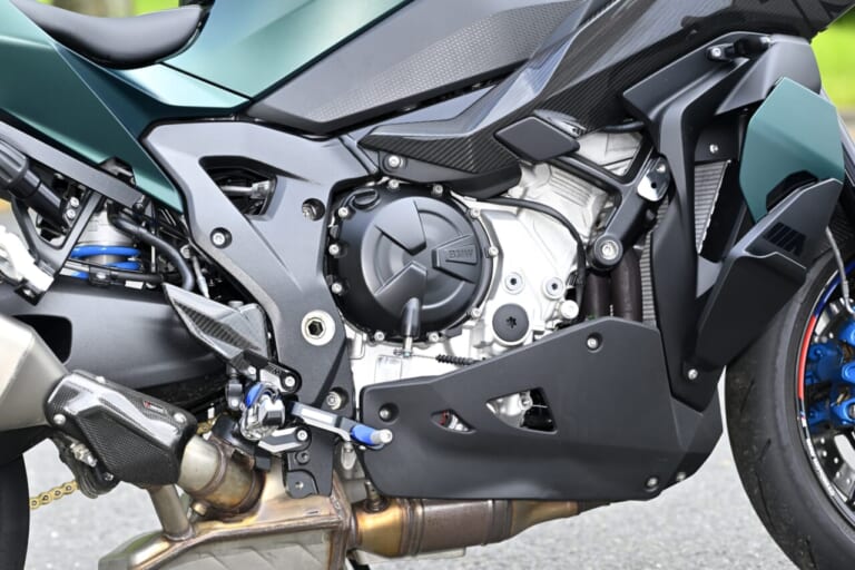 BMW M1000XR｜【走りに集中する“Mシリーズ”らしい高いスポーツ性をとくと味わえ！】BMW M1000XR試乗レポート