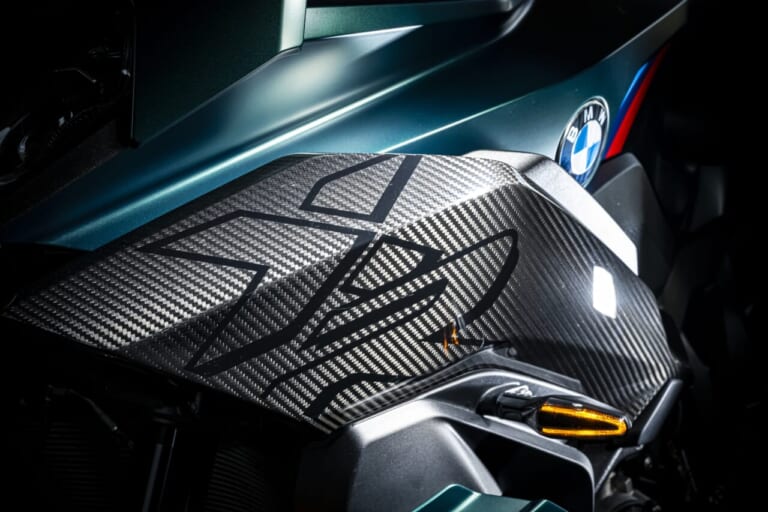 BMW M1000XR｜【走りに集中する“Mシリーズ”らしい高いスポーツ性をとくと味わえ！】BMW M1000XR試乗レポート