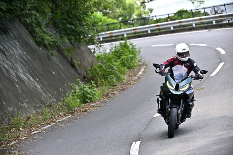 BMW M1000XR｜【走りに集中する“Mシリーズ”らしい高いスポーツ性をとくと味わえ！】BMW M1000XR試乗レポート