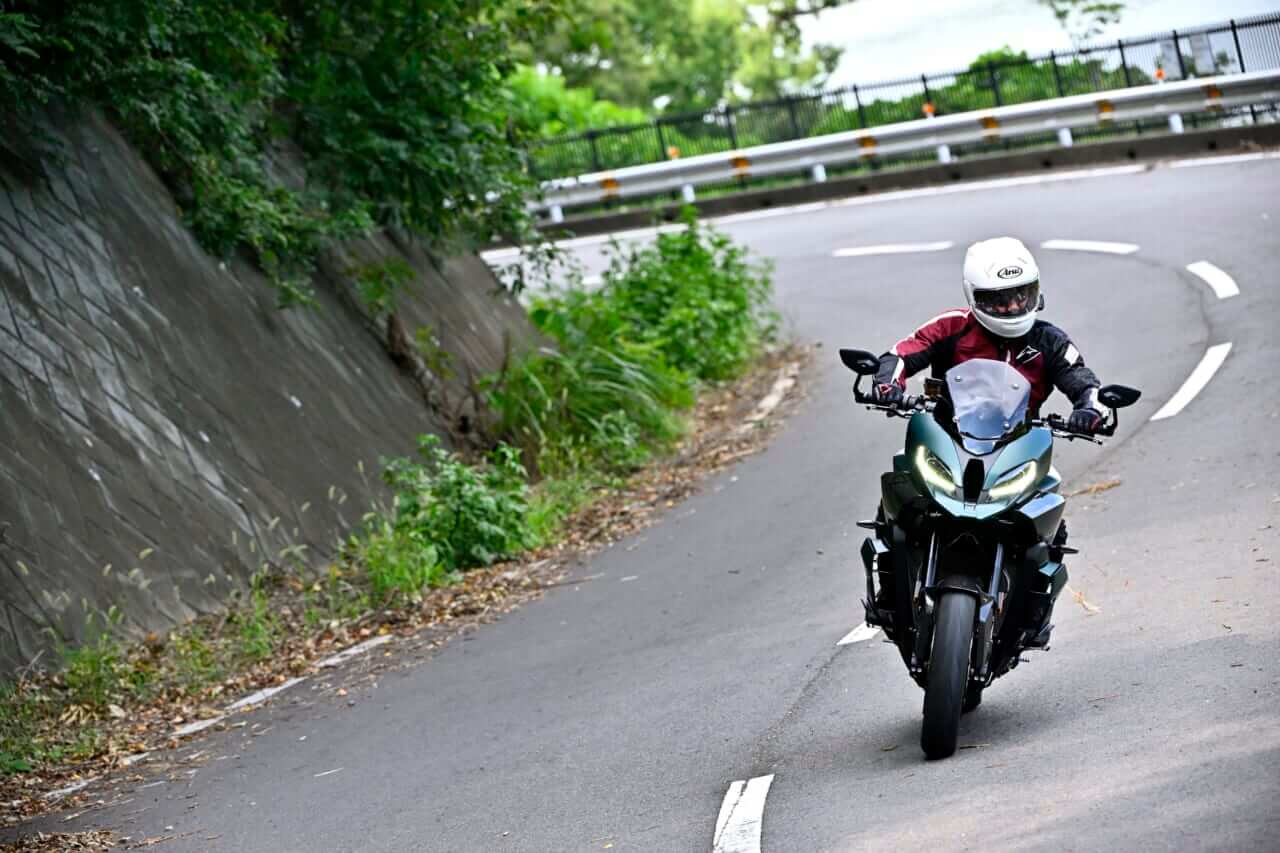 BMW M1000XR|【走りに集中する“Mシリーズ”らしい高いスポーツ性をとくと味わえ!】BMW M1000XR試乗レポート