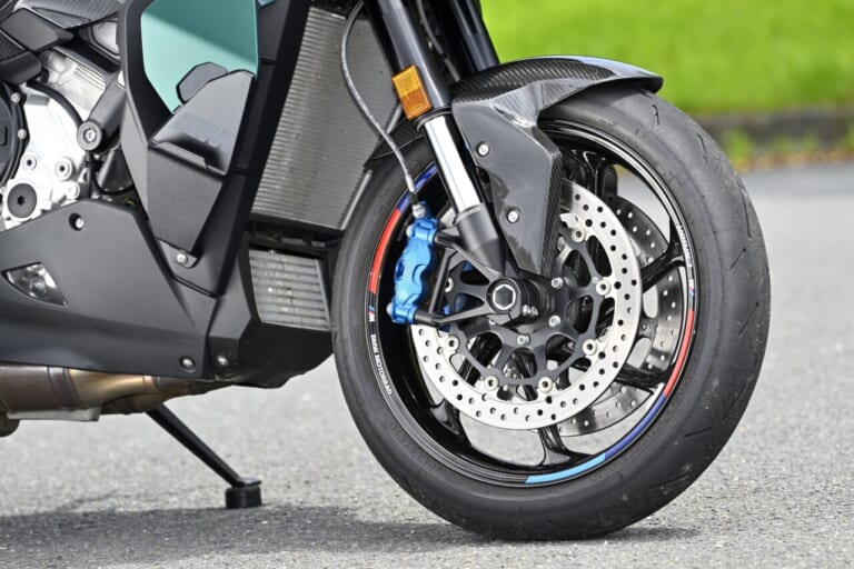 BMW M1000XR｜【走りに集中する“Mシリーズ”らしい高いスポーツ性をとくと味わえ！】BMW M1000XR試乗レポート