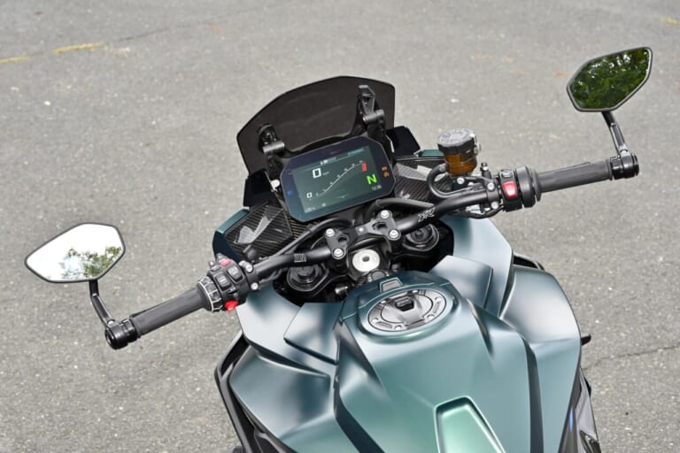 BMW M1000XR｜【走りに集中する“Mシリーズ”らしい高いスポーツ性をとくと味わえ！】BMW M1000XR試乗レポート