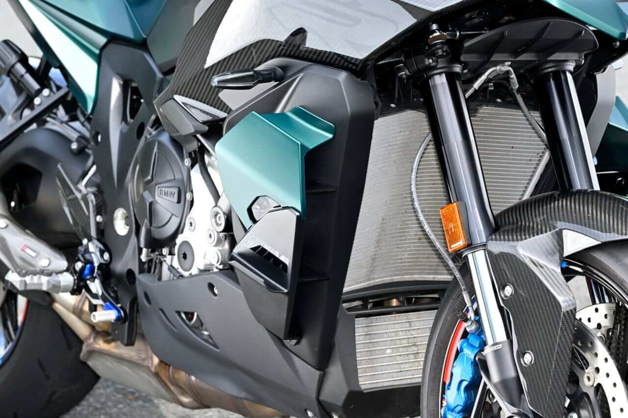 |【走りに集中する“Mシリーズ”らしい高いスポーツ性をとくと味わえ!】BMW M1000XR試乗レポート