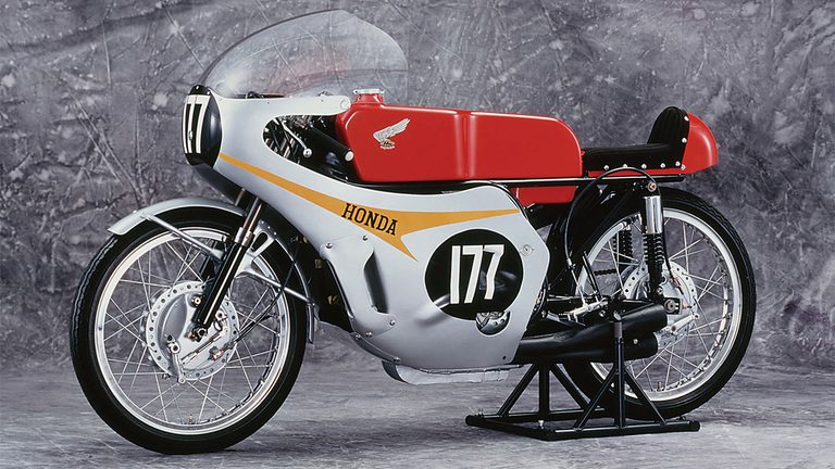 Honda & YAMAHA 主要GPマシン一覧｜【伝説の多気筒から現代MotoGPまで】ホンダ常勝の歴史を作った主要「GPマシン」ガイド | 2万回転のモンスターに全15戦全勝マシンも