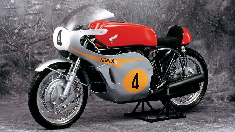 Honda & YAMAHA 主要GPマシン一覧|【伝説の多気筒から現代MotoGPまで】ホンダ常勝の歴史を作った主要「GPマシン」ガイド | 2万回転のモンスターに全15戦全勝マシンも