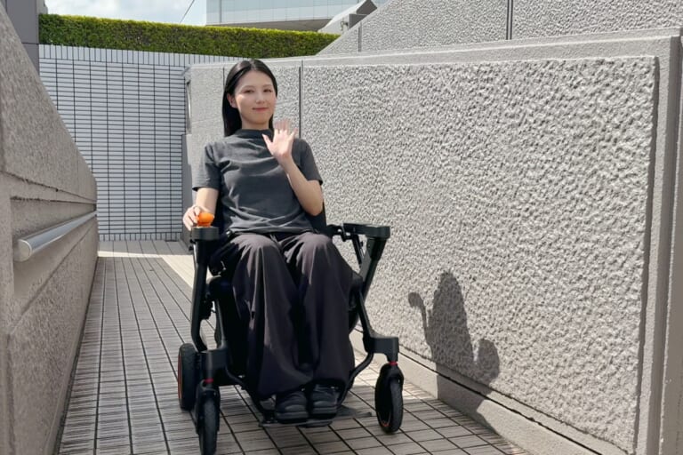 ELEMOs e-Buddy｜【免許不要/1台3役】ジョイスティック1本で直感操作! 電動車いす「e-Buddy」が叶えるアクティブな老後の自由