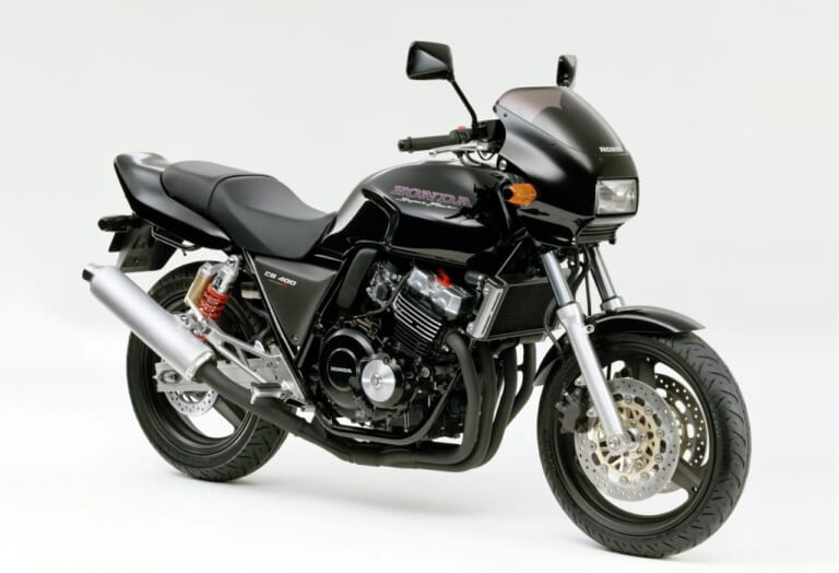 HONDA CB400 SUPER FOUR VERSION R|“R”は伊達じゃない! 1万2000rpmで53馬力を解き放つホンダ「CB400 SUPER FOUR バージョンR」の伝説と技術