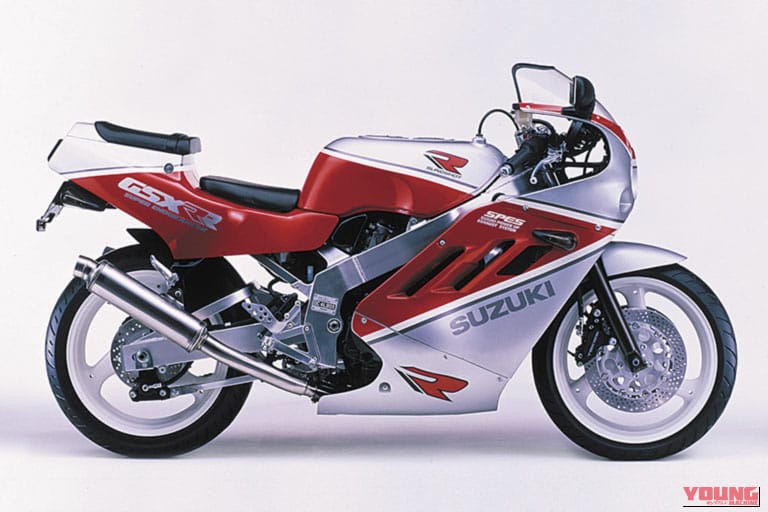 1989年製、スズキのGSX-Rの車体の写真｜「こんなにもあるんだ…」普通二輪免許で乗れる4気筒の名車たち。レーサーレプリカモデルを一挙に7車種紹介！