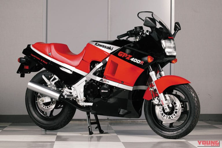 1985年製、Kawasaki GPZ400Rの車体の写真|「こんなにもあるんだ…」普通二輪免許で乗れる4気筒の名車たち。レーサーレプリカモデルを一挙に7車種紹介!