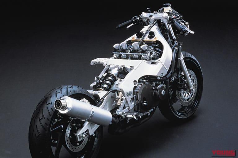 1990 ホンダのCBR400RRのストリップ｜「こんなにもあるんだ…」普通二輪免許で乗れる4気筒の名車たち。レーサーレプリカモデルを一挙に7車種紹介！