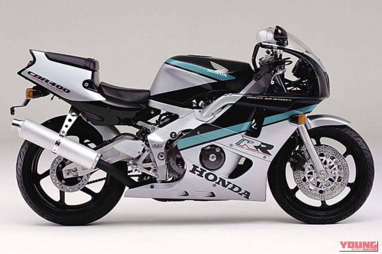 1990年製の、ホンダのCBR400RRの車体の写真｜「こんなにもあるんだ…」普通二輪免許で乗れる4気筒の名車たち。レーサーレプリカモデルを一挙に7車種紹介！