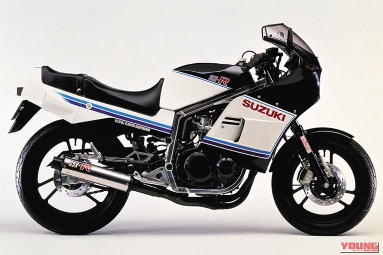 スズキの1984年モデル GSX-Rの車体写真|「こんなにもあるんだ…」普通二輪免許で乗れる4気筒の名車たち。レーサーレプリカモデルを一挙に7車種紹介!